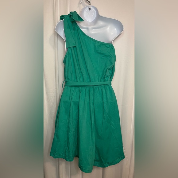 Women’s size M short jumper/romper in green with tie waist - Picture 7 of 9